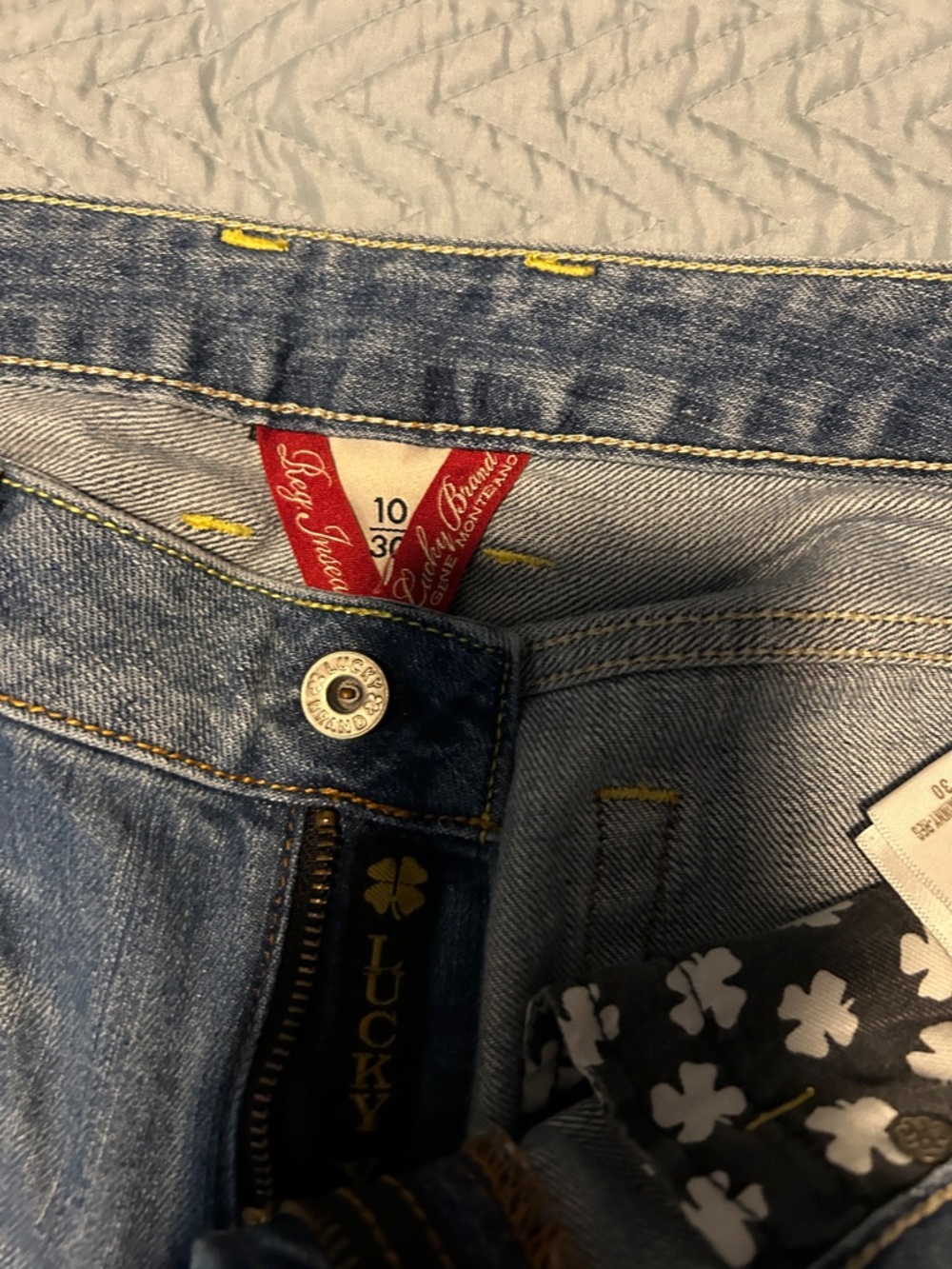 Lucky Brand Women’s Straight Leg Jeans in Light, Medium and Dark Blue. 3 pairs - Picture 7 of 11